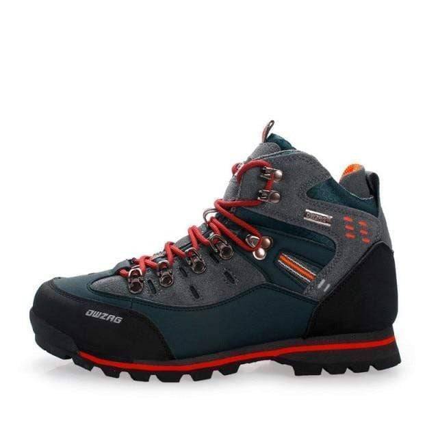 Mountaineering Boots for Winter Hiking and Trekking