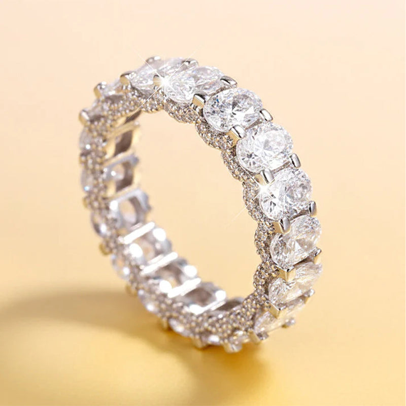 Transform Your Hand into a Stunning Eye-Catcher of Radiant Elegance