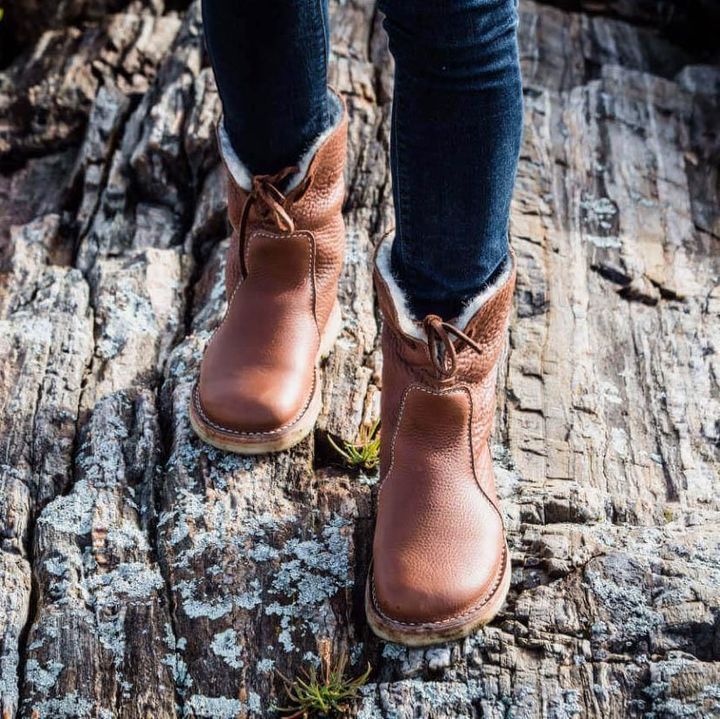 Elegant Footwear for Dry, Warm Feet – Ensures Timeless Style