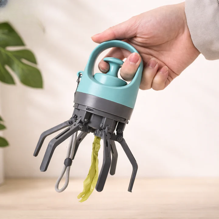 Clean Grip for Dog Waste