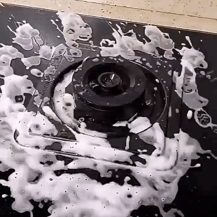 Powerful Grill Cleaning Spray – Removes Grease in 3 Minutes