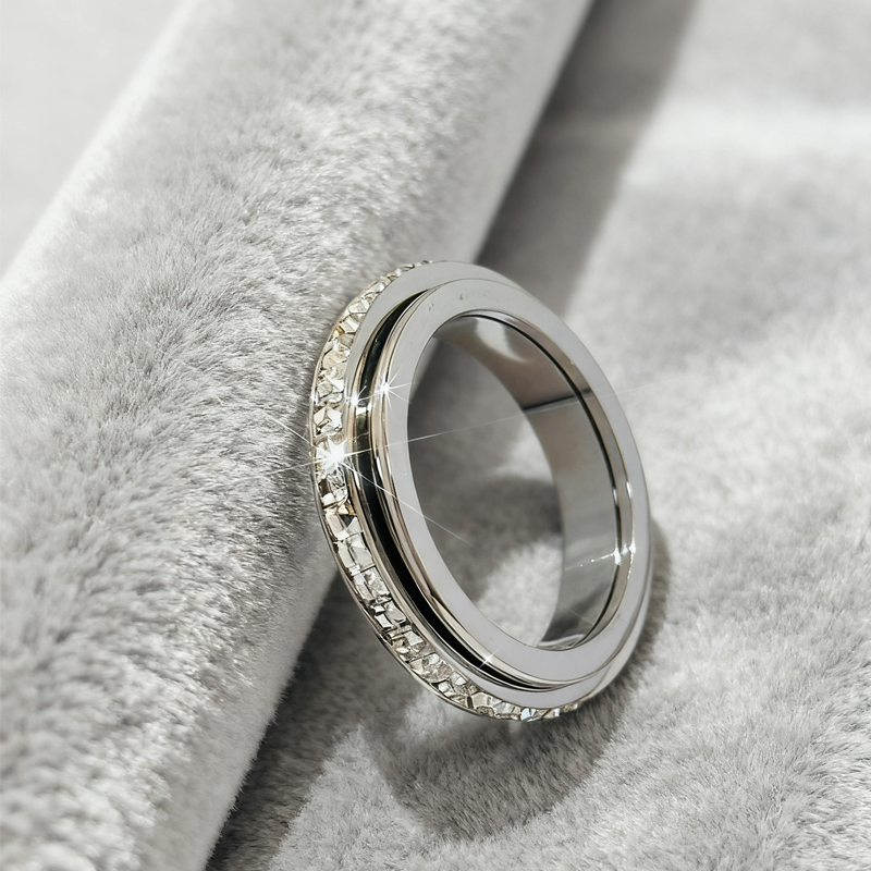 Rotating Spinner Ring in Titanium Steel with Zirconia