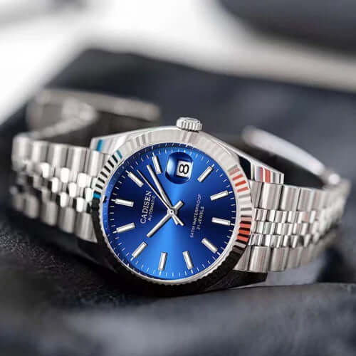 VantasLux™ — Command Respect and Confidence with Every Timeless Tick