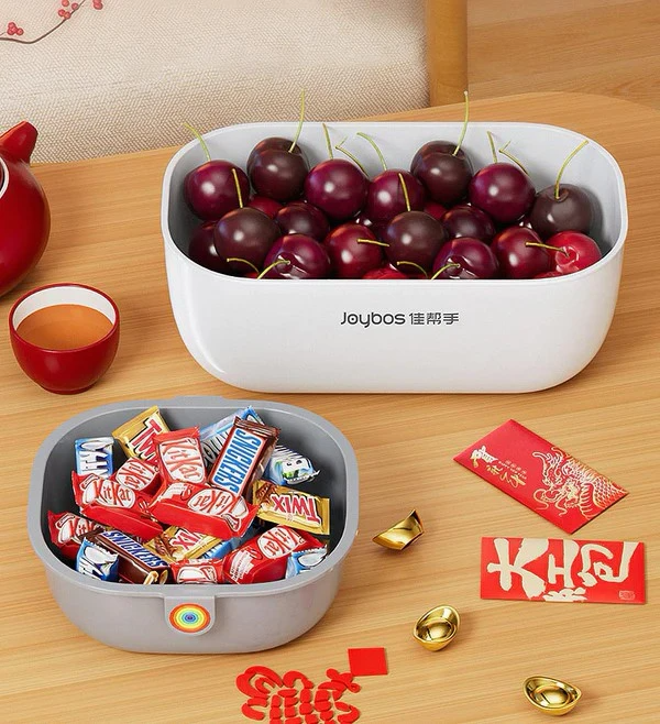 Snack Sphere - Perfect Snack Enjoyment Without Crumb Chaos