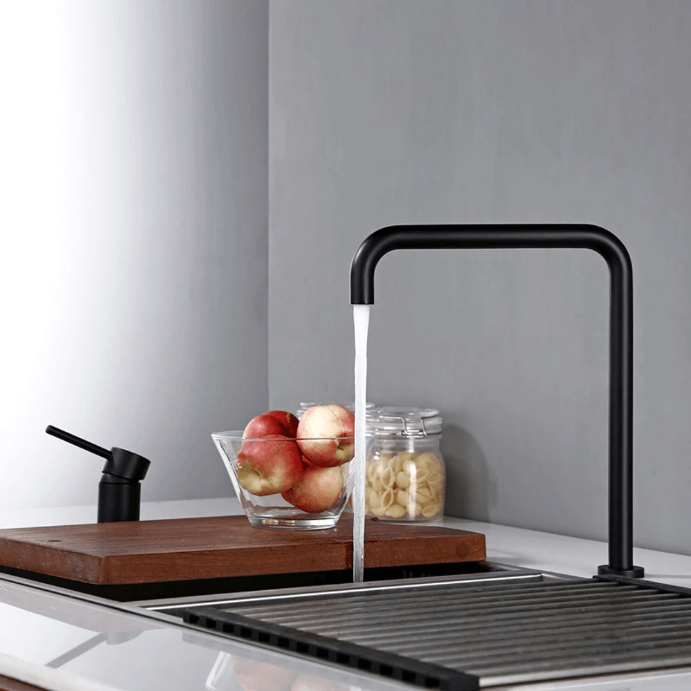 Modern Solid Brass Kitchen Faucet - Durable and Stylish Design