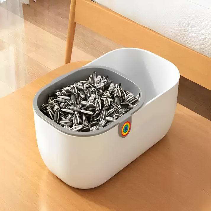 Snack Sphere - Perfect Snack Enjoyment Without Crumb Chaos