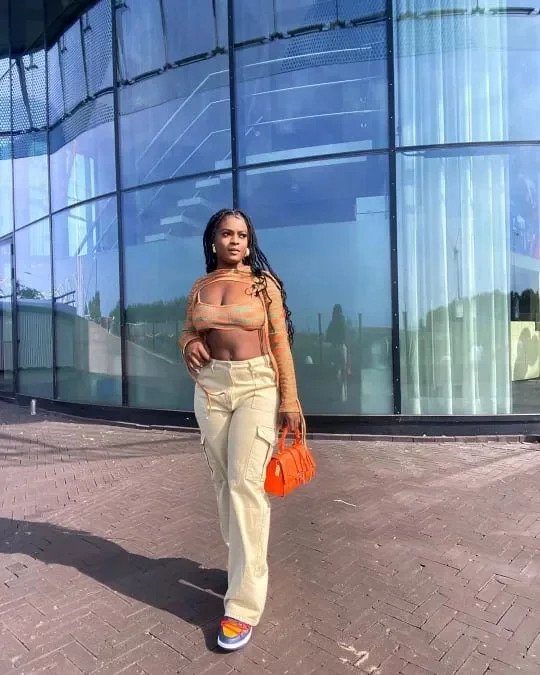 VeloriaEase™ — Feel Fresh, Flawless, and Fierce All Day Long