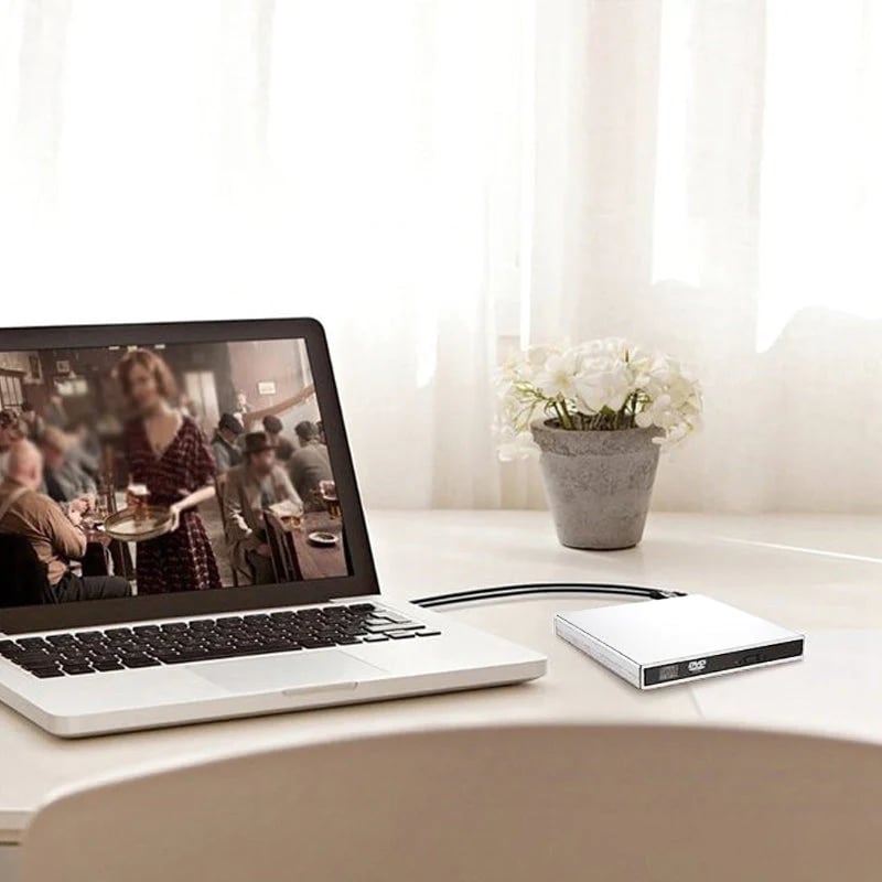 BlazeDisc – Effortless Plug & Play Solution for Instant Entertainment and Data Management