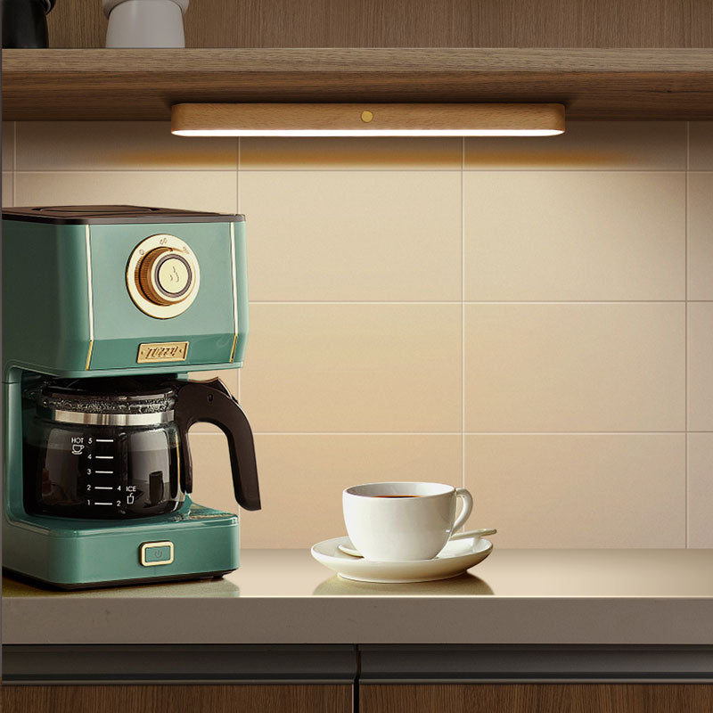 Stylish Light Without Drilling or Wires – Freedom with Lumisurge