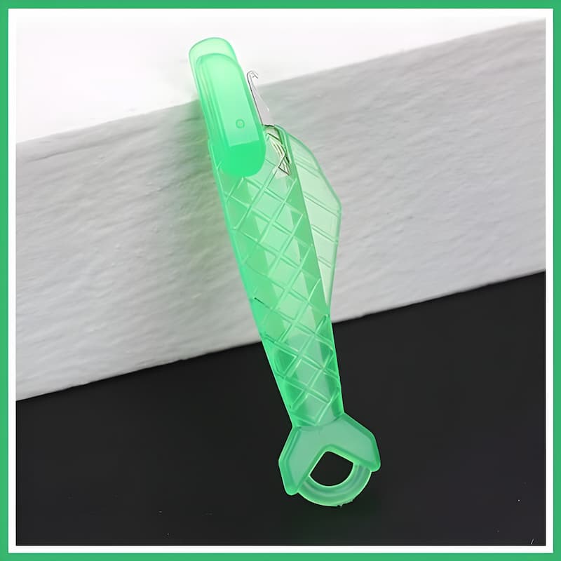 Quick Threading Tool for Effortless Sewing Without Frustration