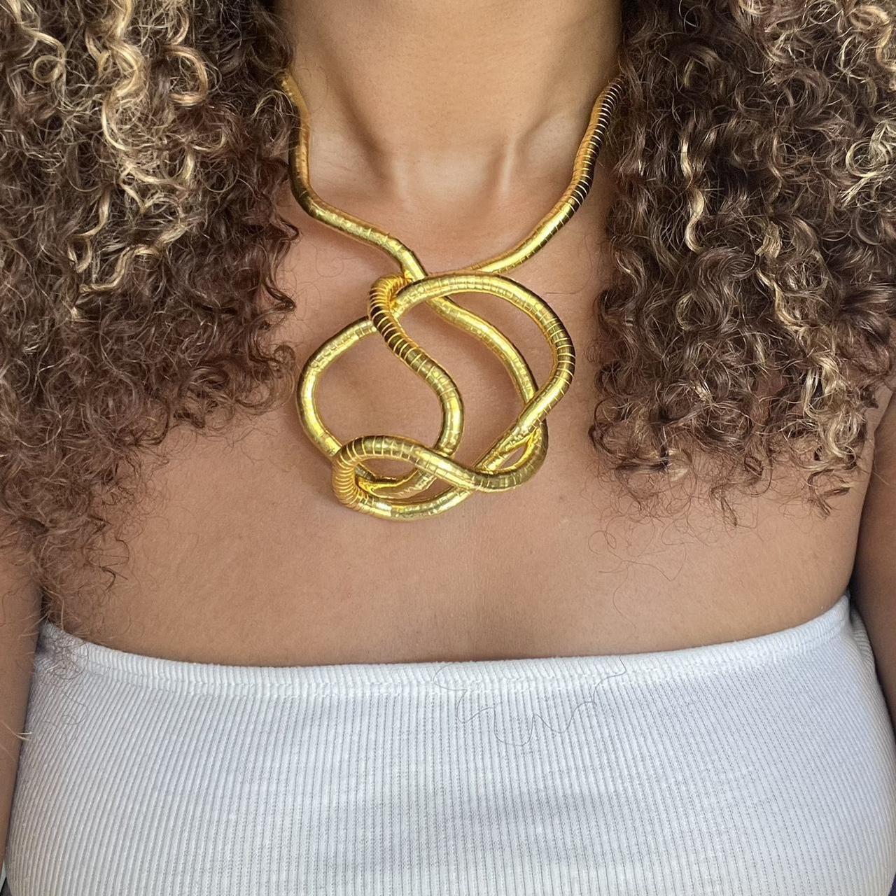 Snake Chain – Transform Your Style and Embrace Limitless Creativity
