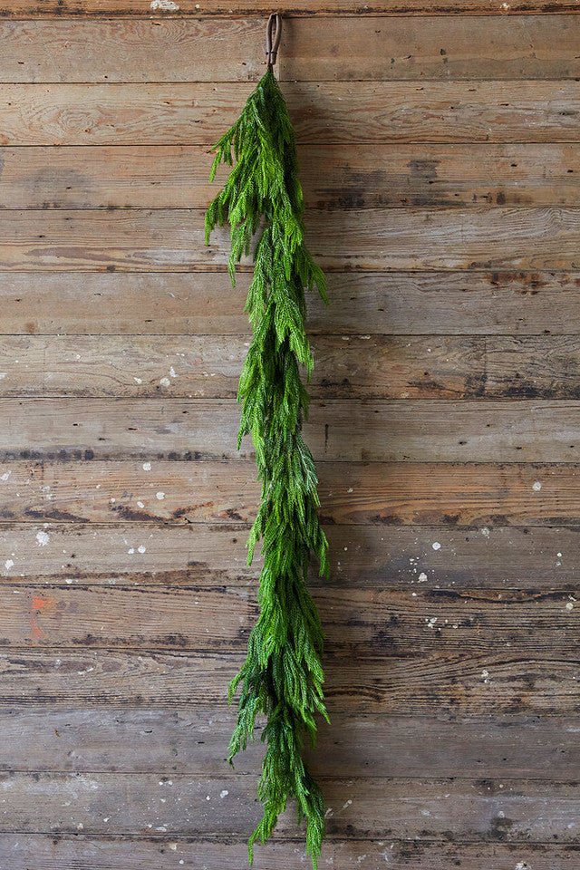 Everpine Charm™ Garland — Wrap Your Home in Cozy, Lush Holiday Magic