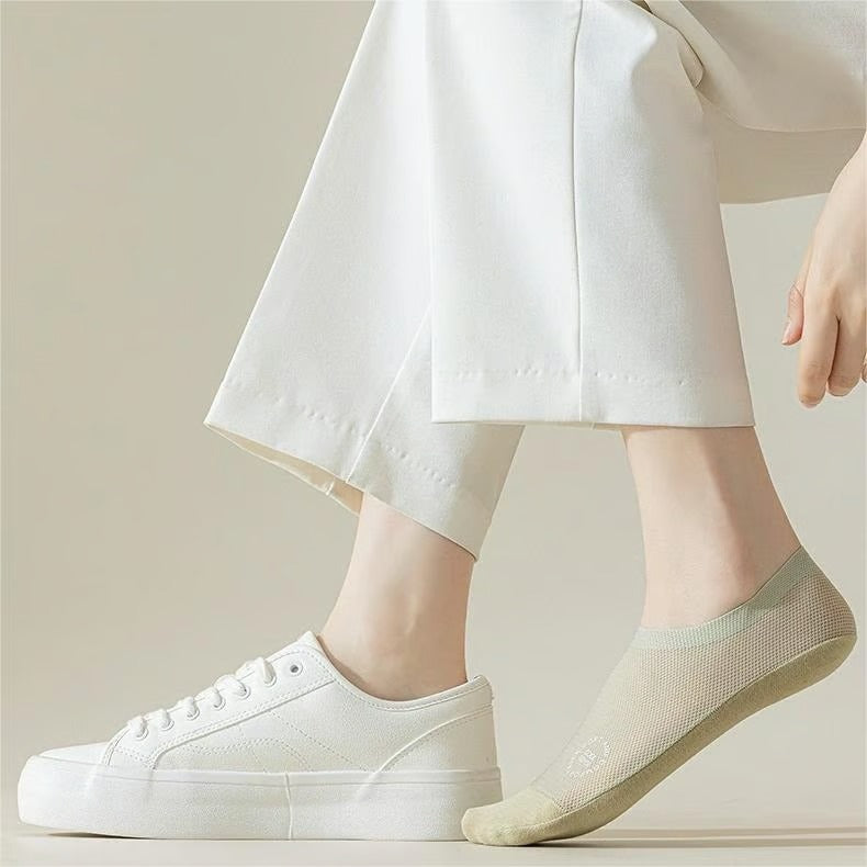 Invisible Comfort Insoles for All-Day Freshness and Safety