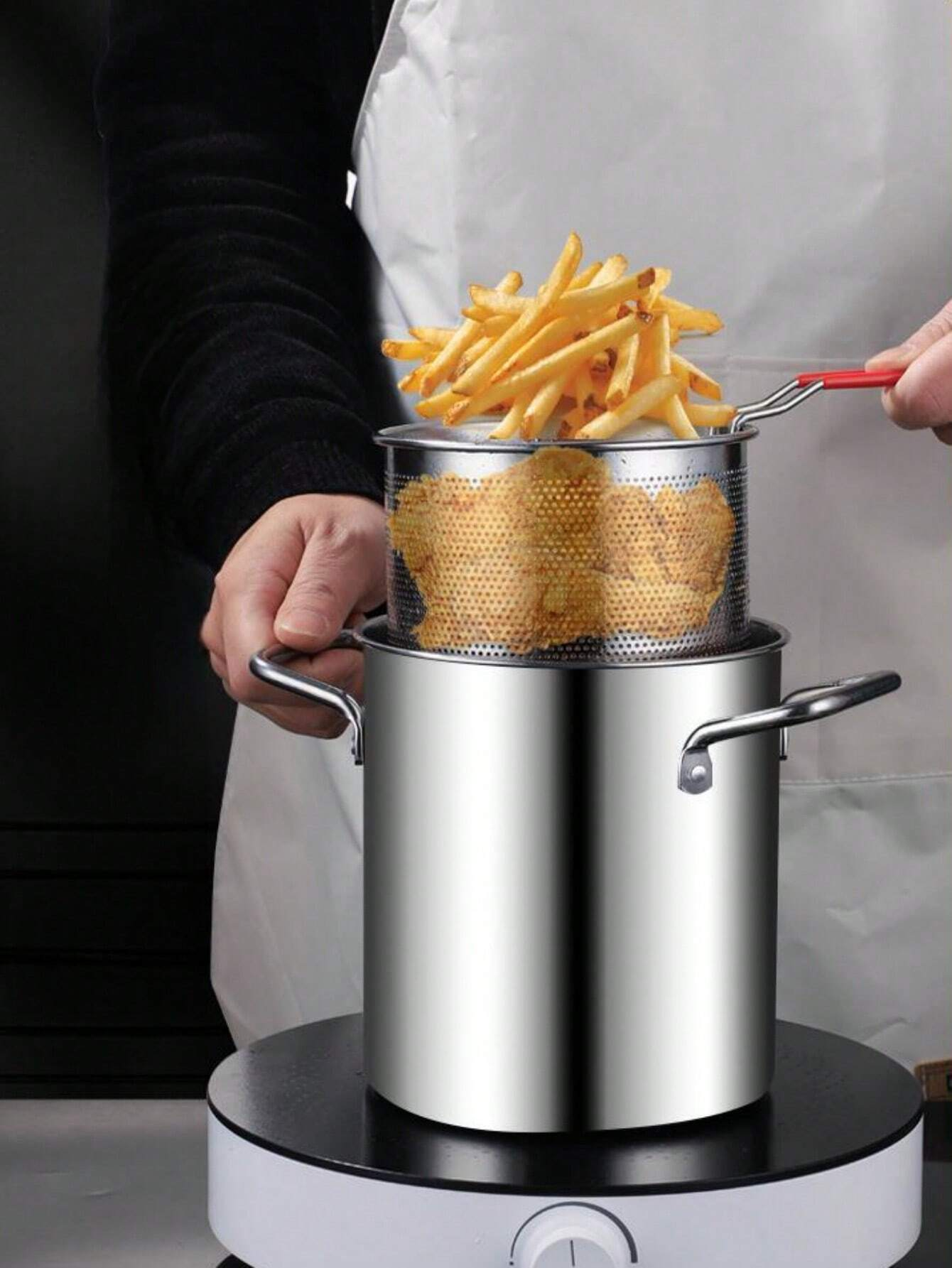 Fryer for Crispy Snacks with Reduced Oil Use
