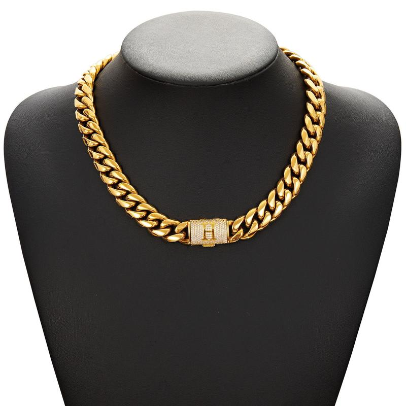 Statement Necklace – Express Your Style with Timeless Elegance