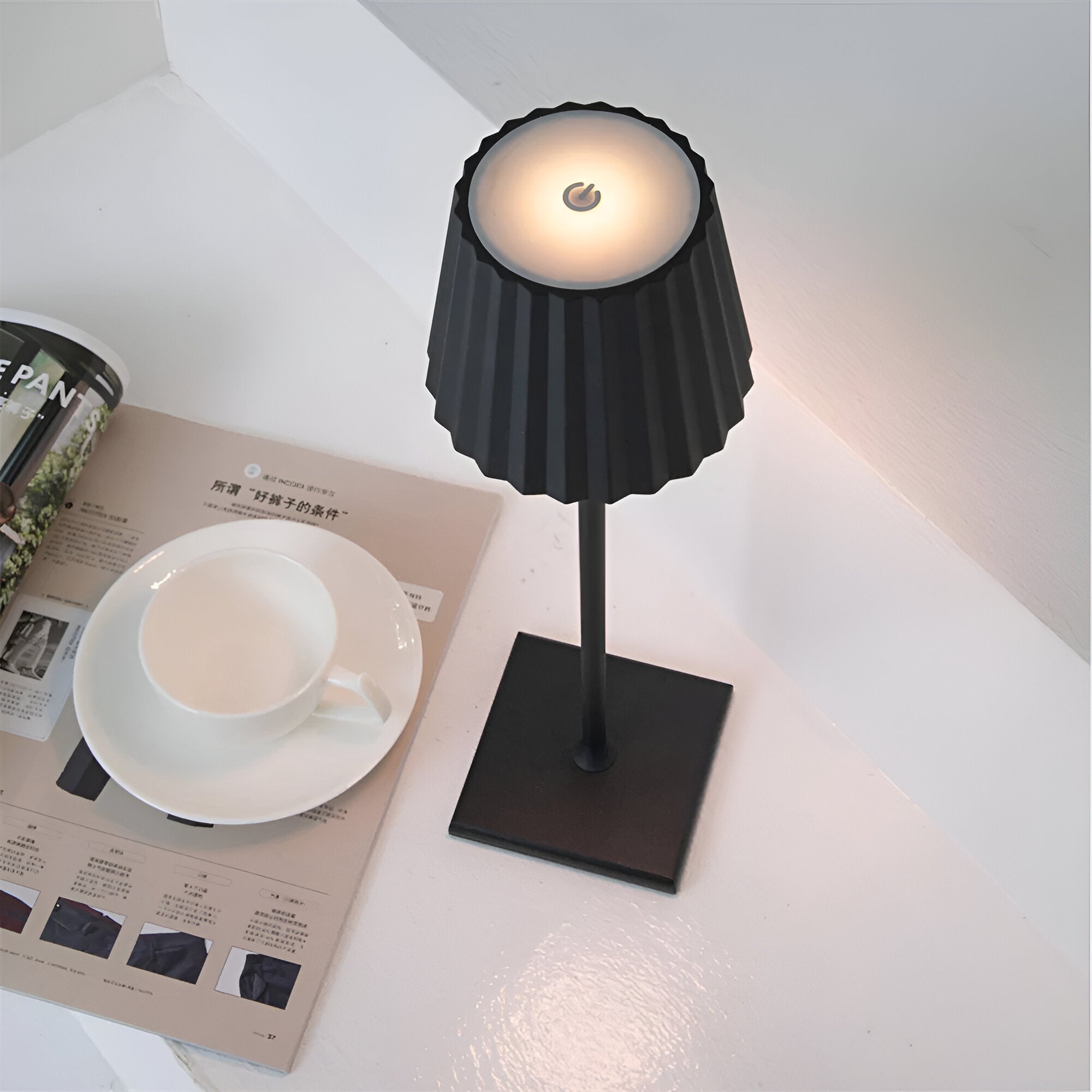 LaminaTouch 2.0 - Dimmable Wireless and Rechargeable Modern LED Table Lamp
