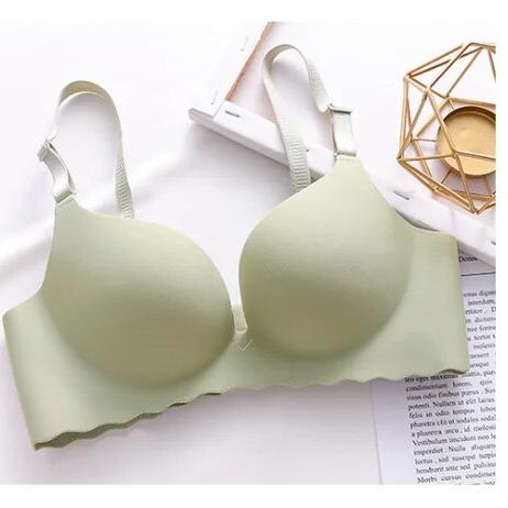 Lifting bra for a natural silhouette with discretion