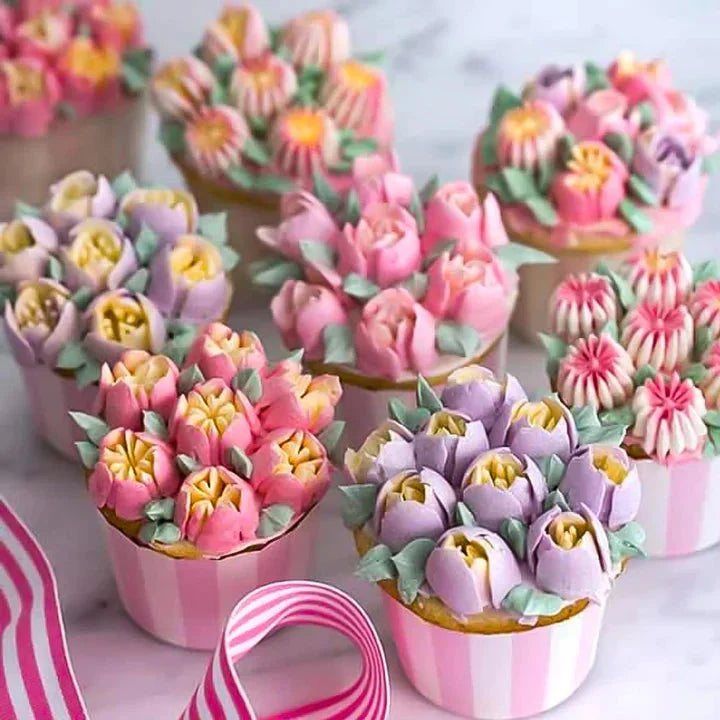 Set of 12 Tulip Piping Nozzles with Silicone Piping Bag