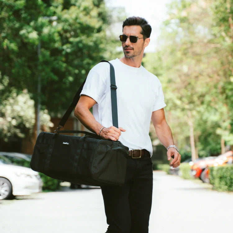 Travel with Impeccable Clothing and Effortless Style