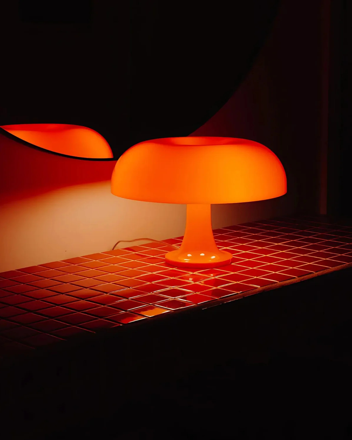 Bauhaus Desk Lamp Vintage Dome – Gentle Illumination in Classic Style