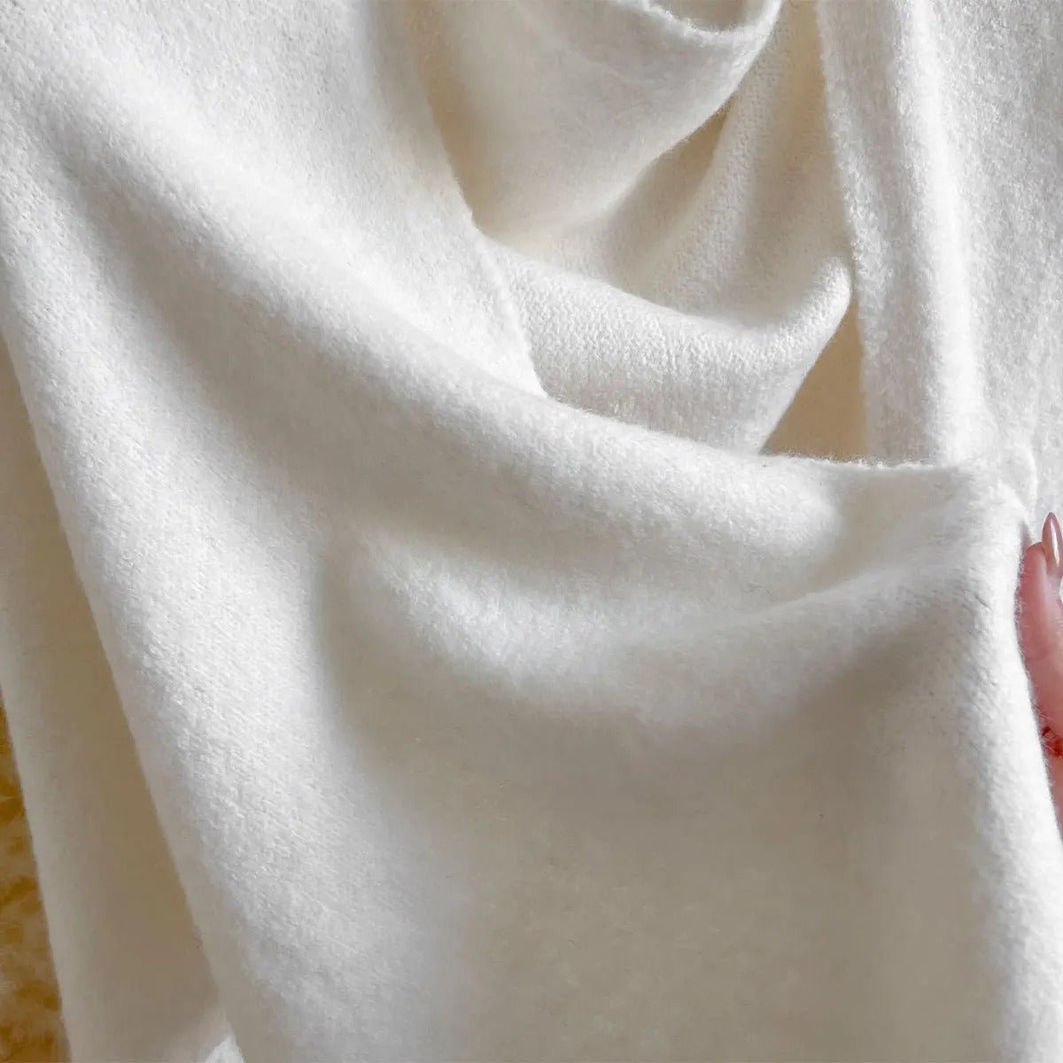 Ariselle Halo™ — Feel Flawlessly Warm and Unstoppably Confident Wherever You Go