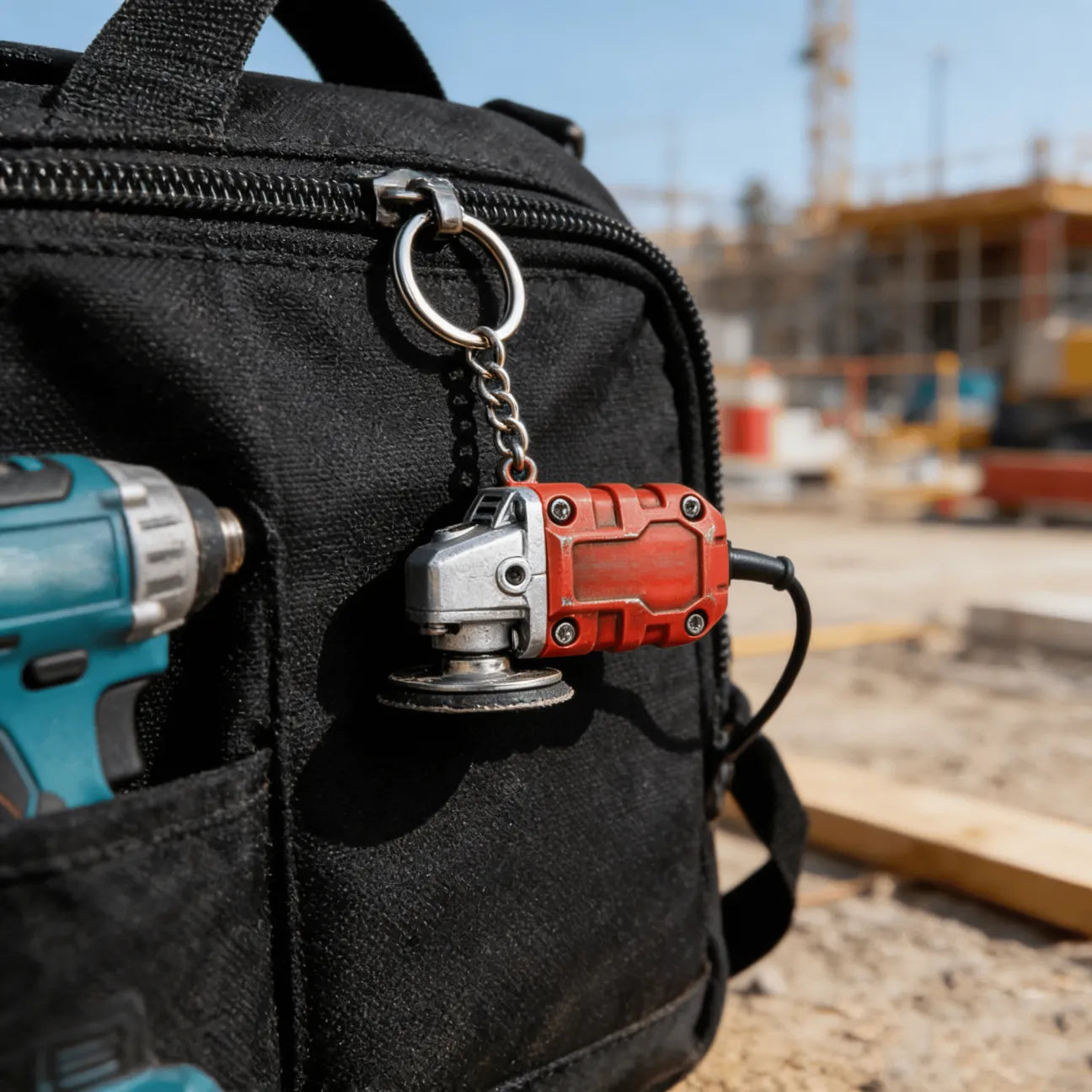Compact Mini Grinder Keychain – Decorative and Always Within Reach