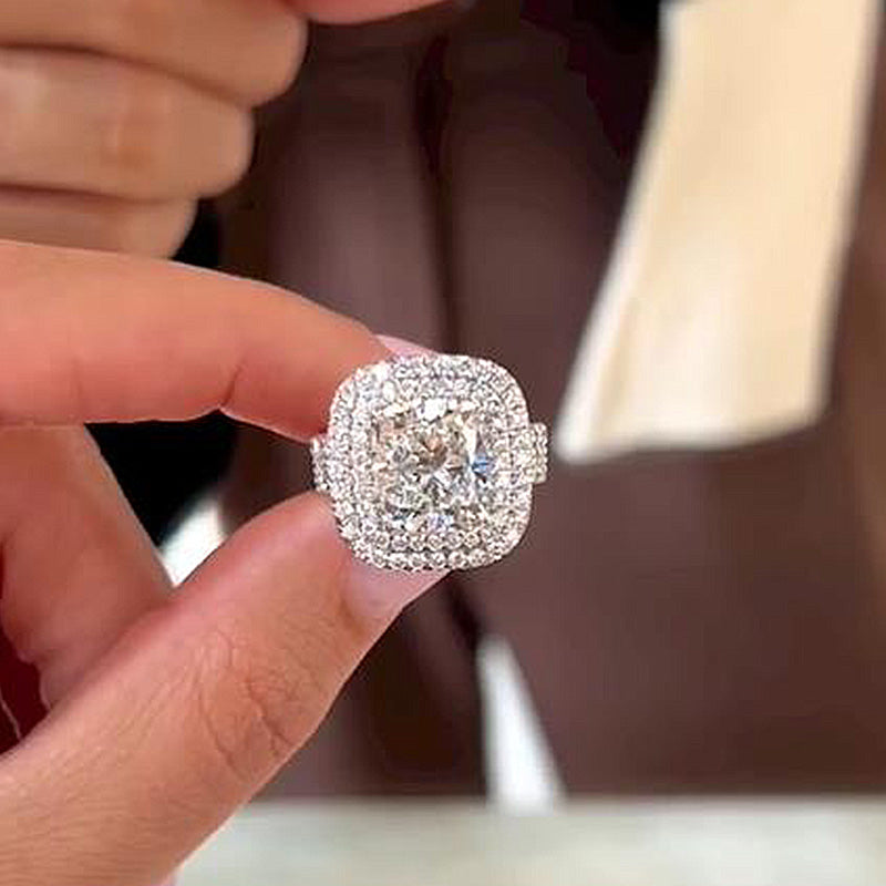 Double Halo Ring - Ignite Your Radiant Confidence with Sparkling Elegance