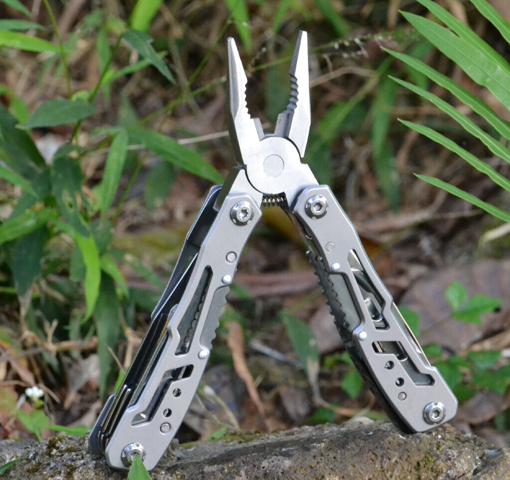 14-in-1 Outdoor Multitool – Compact and Versatile Tool for Adventures