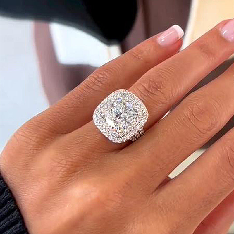 Double Halo Ring - Ignite Your Radiant Confidence with Sparkling Elegance