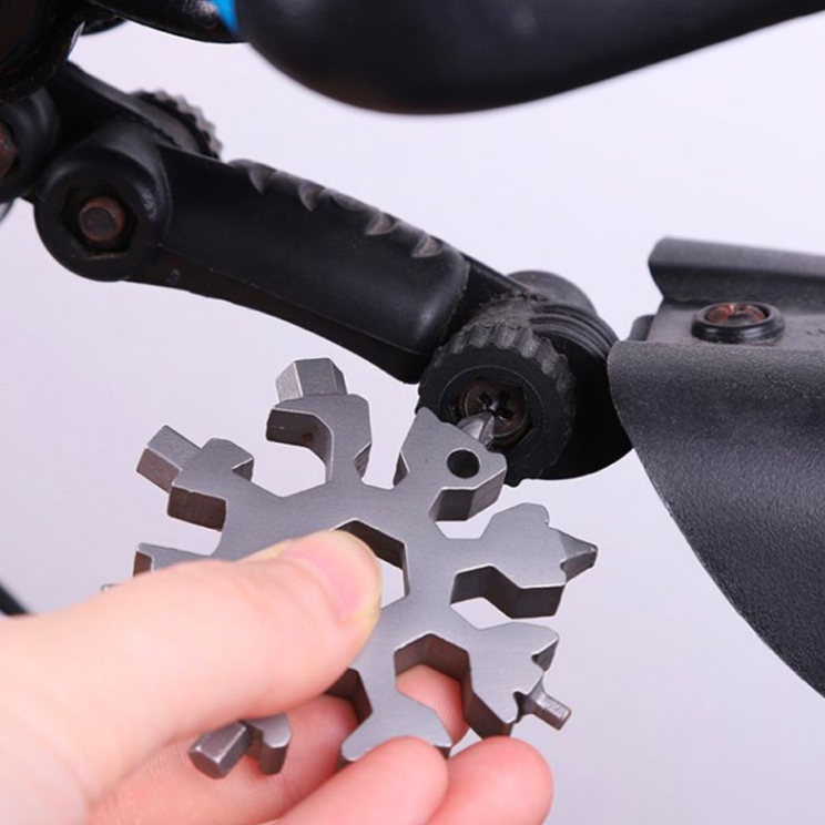 18-in-1 Stainless Steel Multitool – Your Compact Solution for Quick Fixes