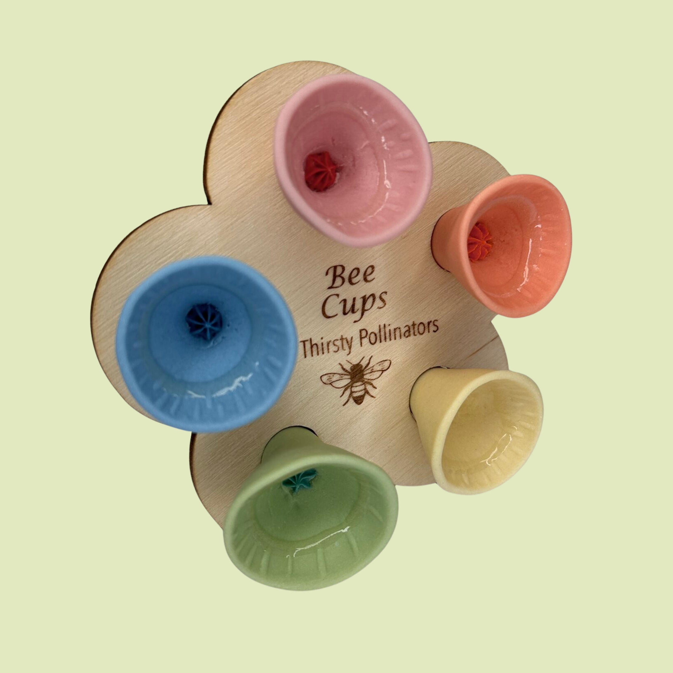 Bee Cups for a Vibrant Garden – Attract Pollinators and Enjoy Mosquito-Free Freshness