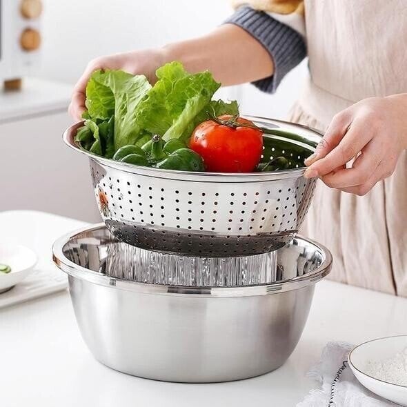 3-Piece Mixing Bowl Set in Stainless Steel with Grater and Sieve