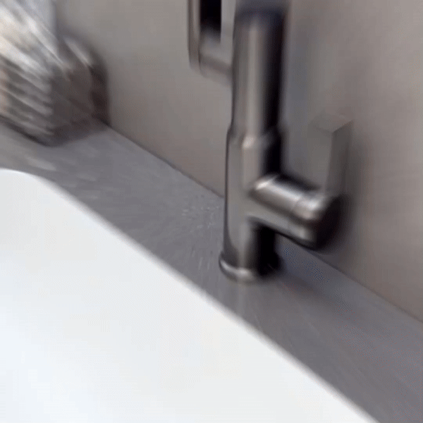 360-Degree Rotating Faucet with Height Adjustment and Temperature Indicator