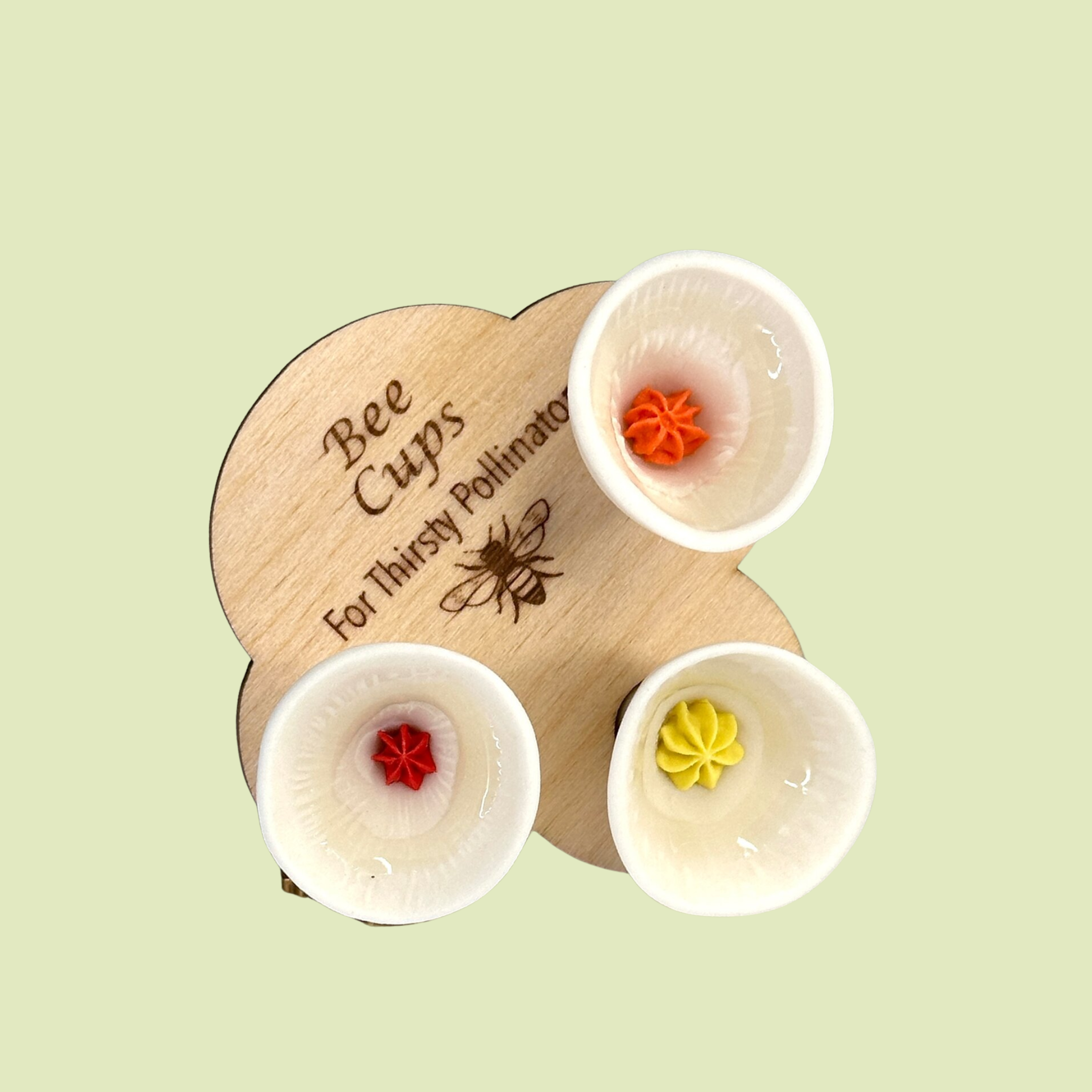 Bee Cups for a Vibrant Garden – Attract Pollinators and Enjoy Mosquito-Free Freshness
