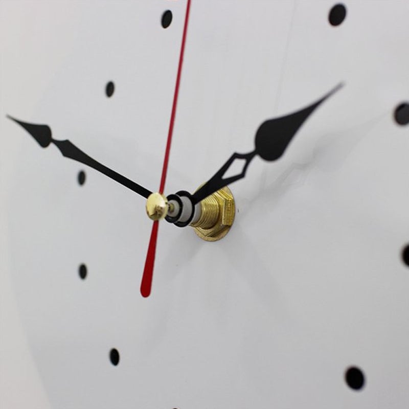 Cat Motion Wall Clock with Moving Tail Feature