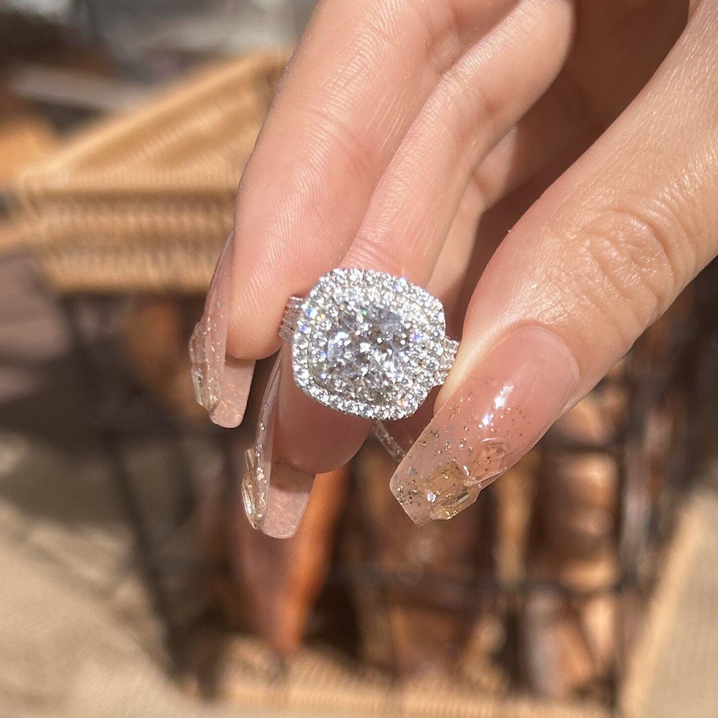 Double Halo Ring - Ignite Your Radiant Confidence with Sparkling Elegance