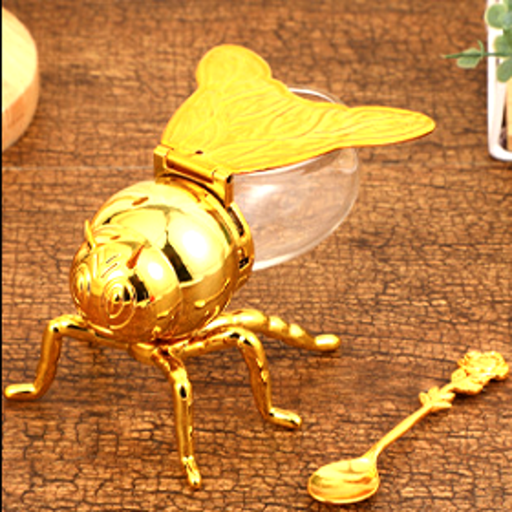 Transform Your Kitchen into a Stylish Honey Paradise Full of Charm and Order