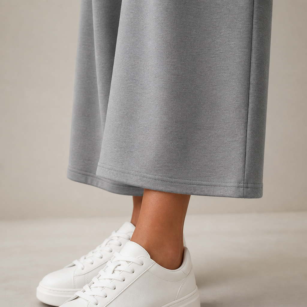 Aesthetic — matching set sold on effortless put-together vibe, not body transformation