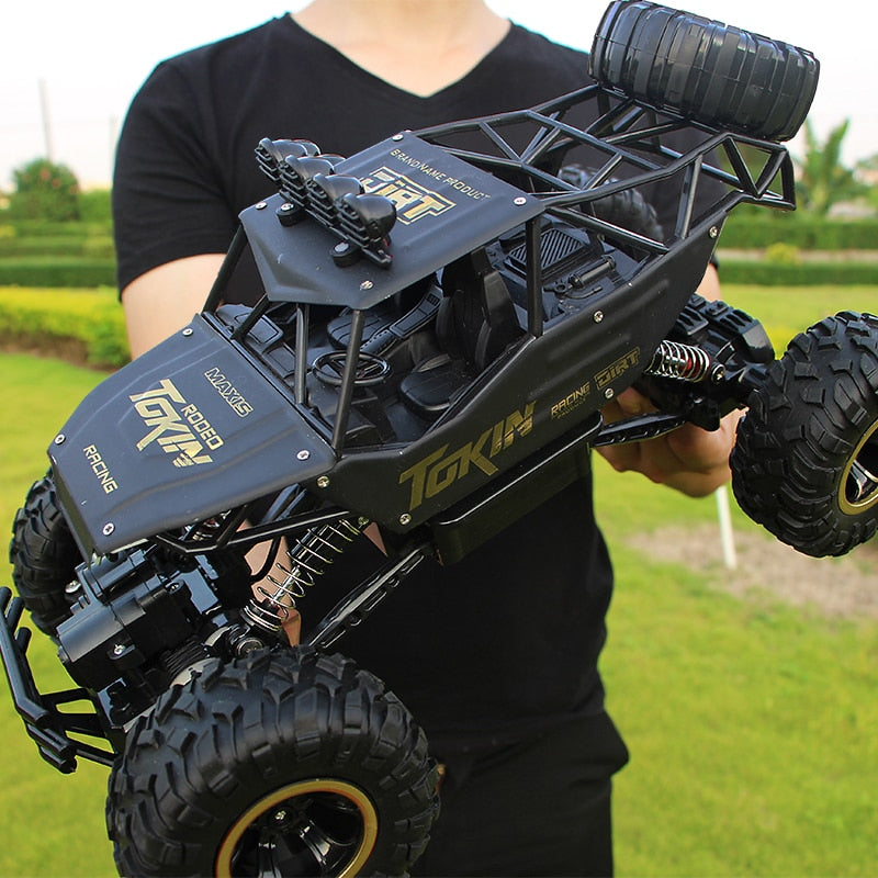 Sturdy Off-Road Toy Vehicle – Versatile Car for Indoor and Outdoor Use