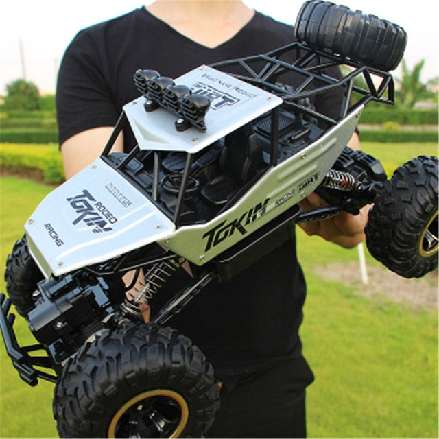 Sturdy Off-Road Toy Vehicle – Versatile Car for Indoor and Outdoor Use