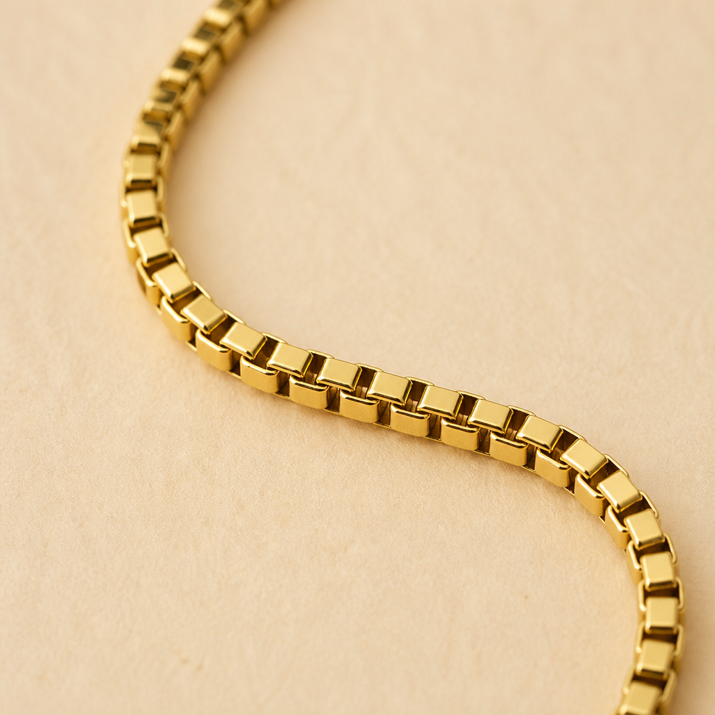 ViraLuxe™ – Asymmetric Pearl-and-Chain Gold Necklace & Bracelet Set