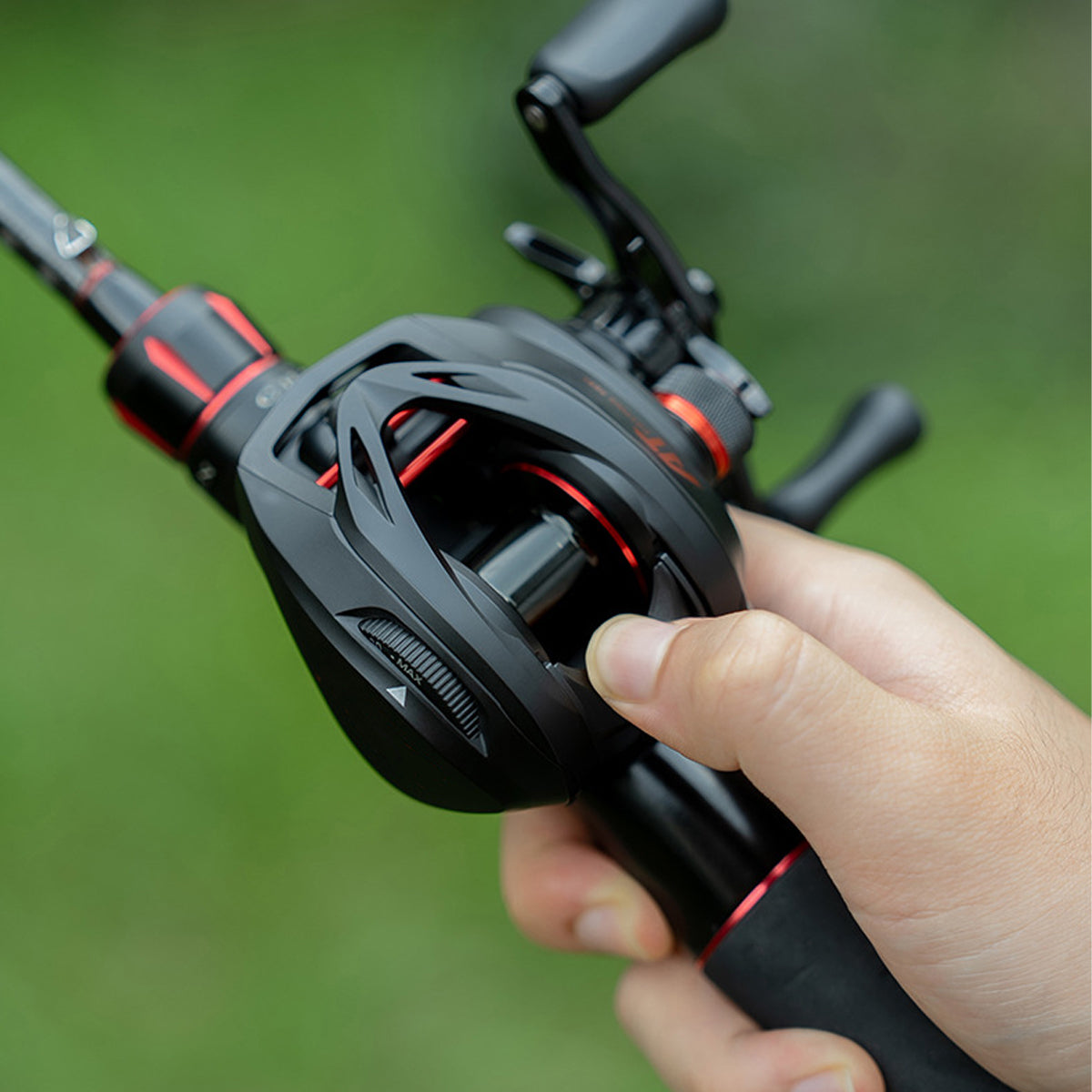 Baitcasting Fishing Reel - Lightweight Design for Easy Handling