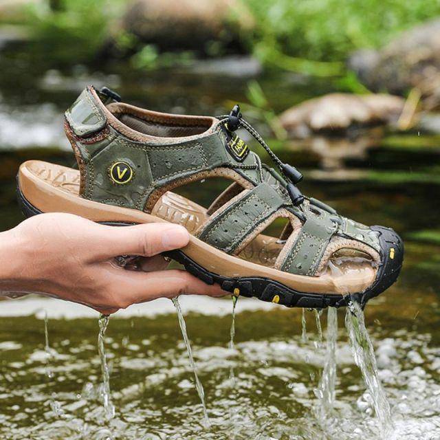 Unisex Hiking Sandals with Closed Toe Design for Outdoor Activities